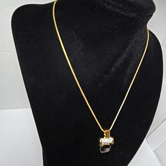 CP Branded Gold Tone Necklace With Large Blue Tone Stone Pendant 16" - Picture 3 of 11